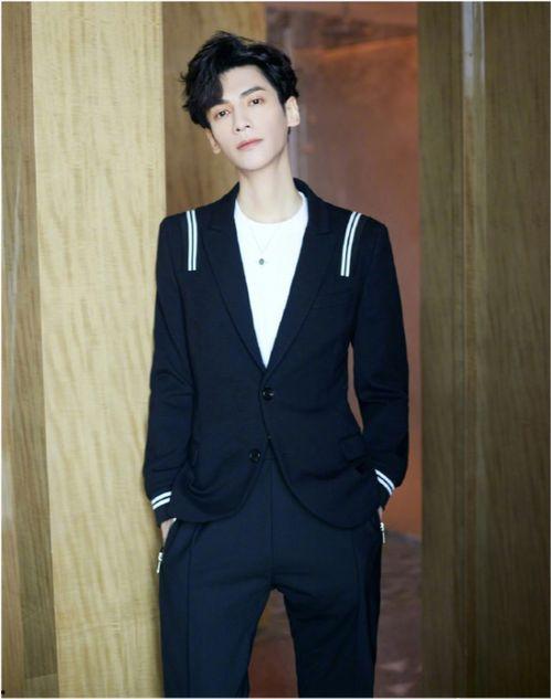 娱乐圈吃瓜罗云熙,娱乐圈吃瓜界的“瓜王”